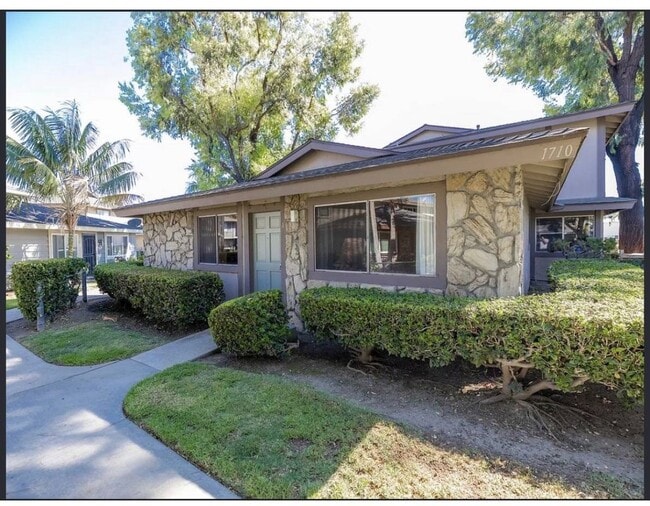 Photo - 1710 Normandy Pl