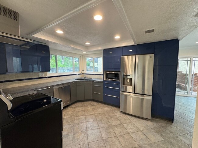 Photo - Beautiful 4Bd/2.5Ba Spacious Home in Missi...