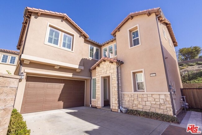 Building Photo - 20621 W Chestnut Cir Rental