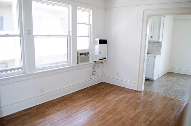 Photo - 836 S Burlington Ave Unit 4