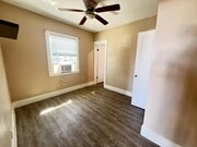 Photo - 4060 Oakcrest Dr