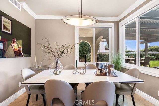 Building Photo - 9 River Rock Dr