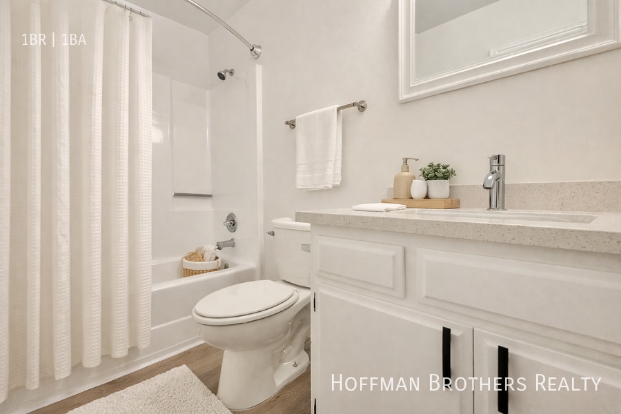 Photo - 11817 Victory Blvd Unit 210