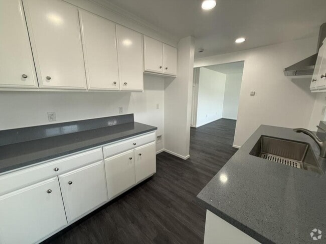 Building Photo - 15550 Cornuta Ave Rental