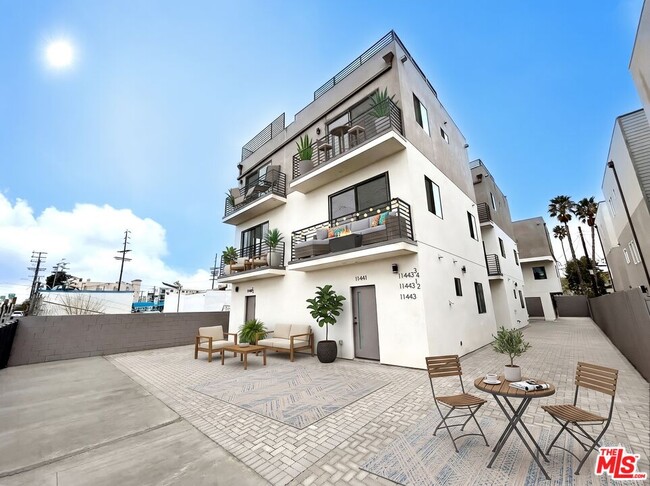 Building Photo - 11443 Hatteras St