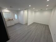 Photo - 6511 Clybourn Ave