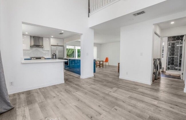 Building Photo - 2481 S Bundy Dr