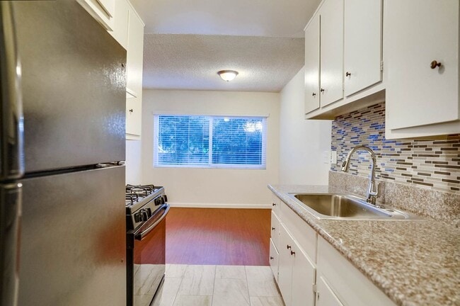Photo - 537 E Hyde Park Blvd Unit 306