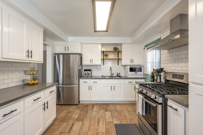 Fully Equipped Kitchen for your delicious home cooked meals! - 4746 W 159th St