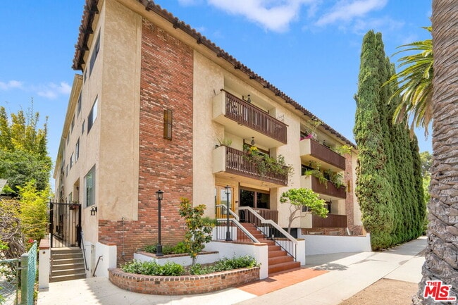 Building Photo - 1114 12th St Unit 103