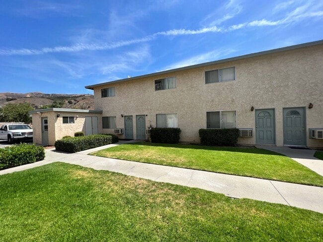 Building Photo - 147 Sespe Ave Unit B