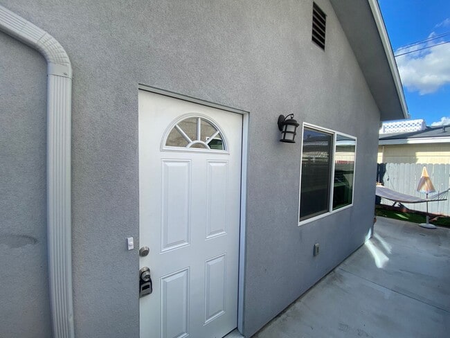 Photo - One Story 4BD/2BA w/ Private Yard!!