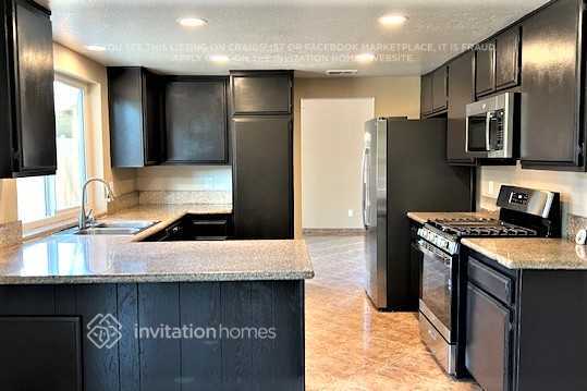 Photo - 25762 Fir Ave