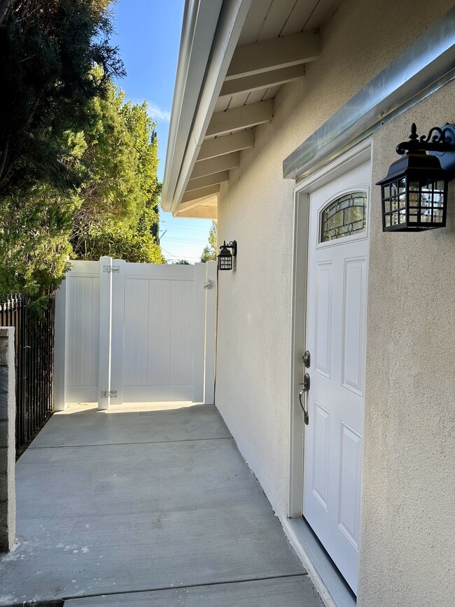 Photo - 20341 Superior St