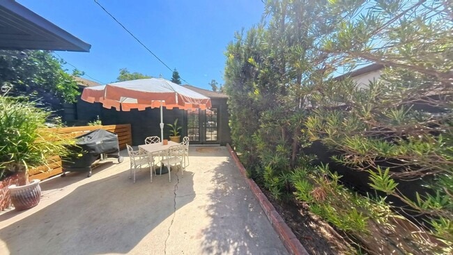 Photo - 630 Beverly Dr Unit Studio