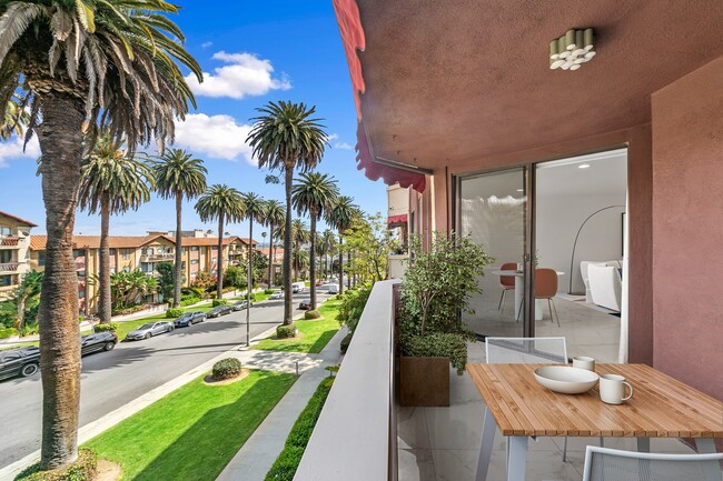Photo - 1745 Camino Palmero St Condo