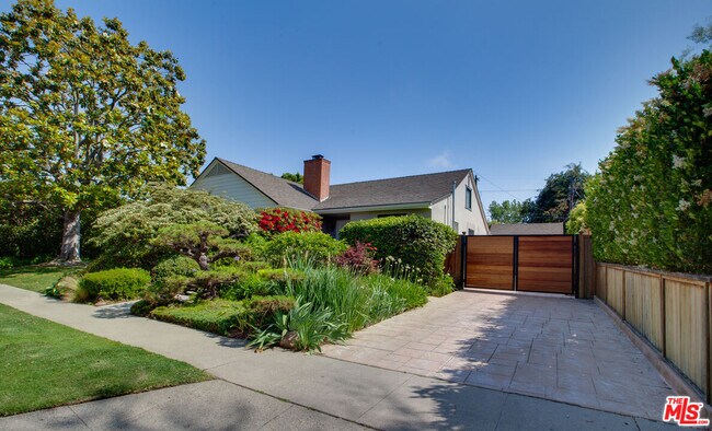 Photo - 3363 Colbert Ave