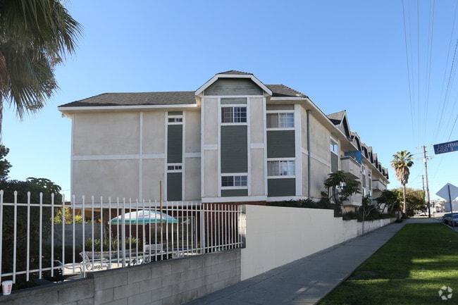 Building Photo - 10201 Woodbine Street