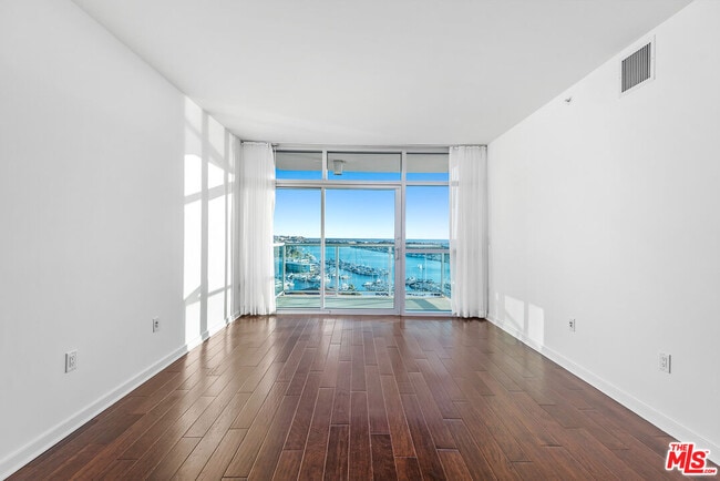 Photo - 13700 Marina Pointe Dr Unit 1604