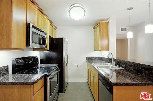 Photo - 10982 Roebling Ave Unit 333