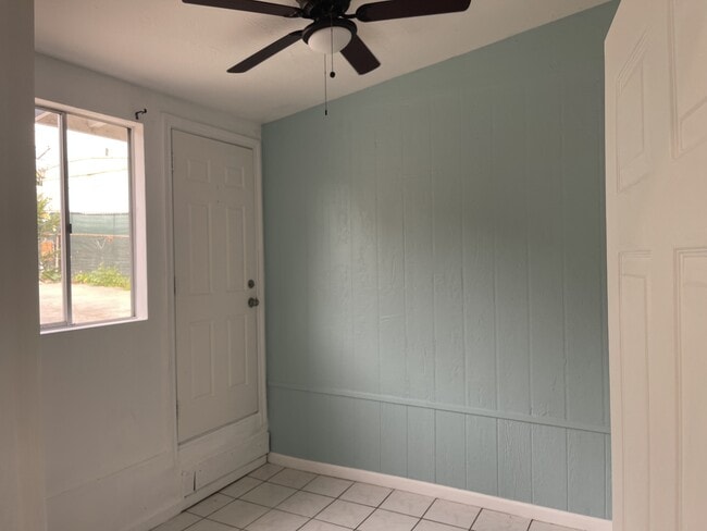 Photo - 216 E Mission Rd