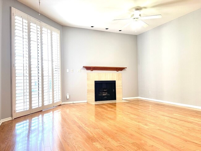 Building Photo - 10021 Tabor St Unit 203