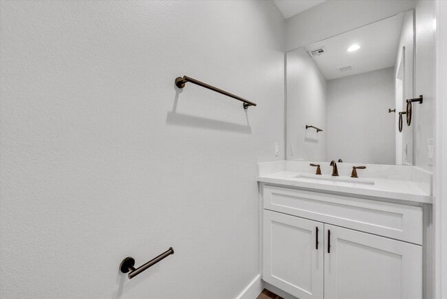 Photo - 16385 Valencia Ave