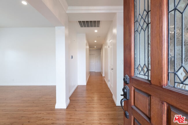 Photo - 3990 Degnan Blvd