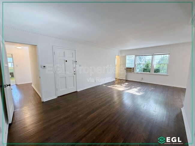 Building Photo - 5803 W Olympic Blvd Unit 5