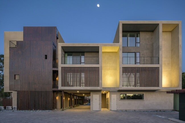 Building Photo - 3732 10th Ave Unit 202