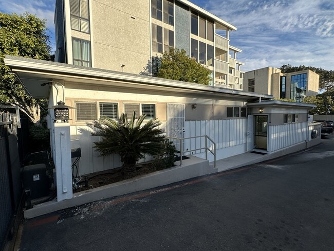 Photo - 1327 La Palma St