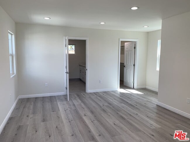 Photo - 1125 S Clark Dr