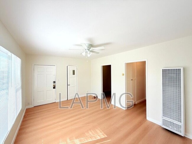 Photo - 363 E Washington Blvd