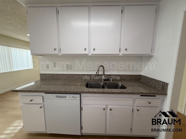 Photo - 5461 Kester Ave Unit 119