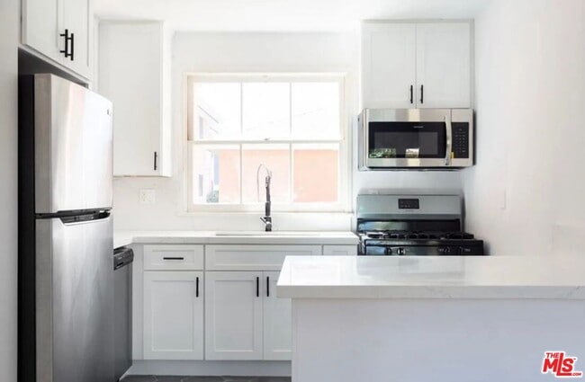 Building Photo - 1138 Princeton St Unit 1132-A