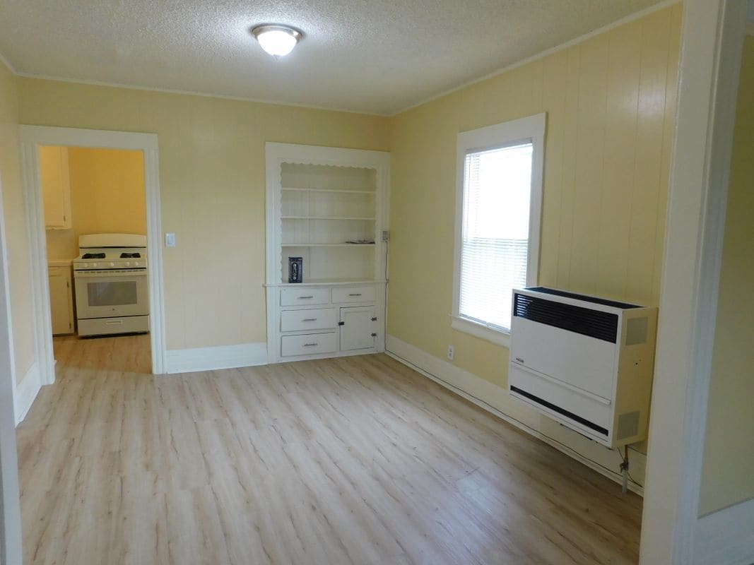 Photo - 616 W 58th St