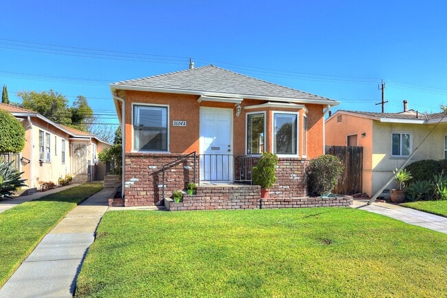 Photo - 1604 N Hollywood Way Unit B