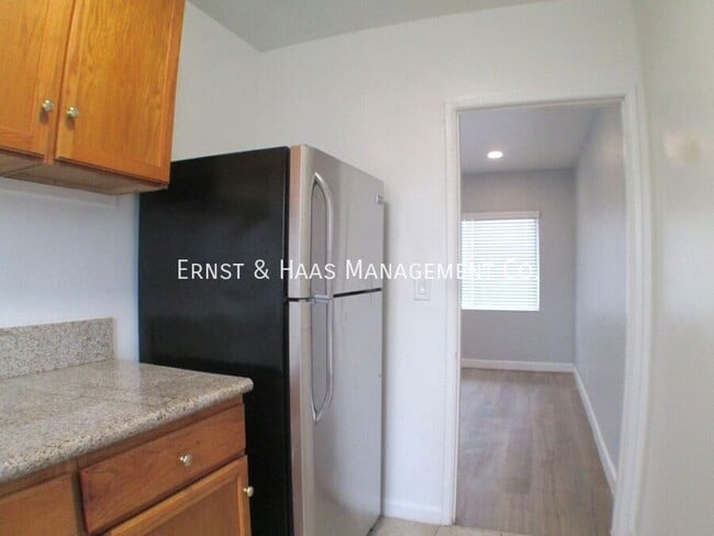 Photo - 815 E 9th St Unit #07