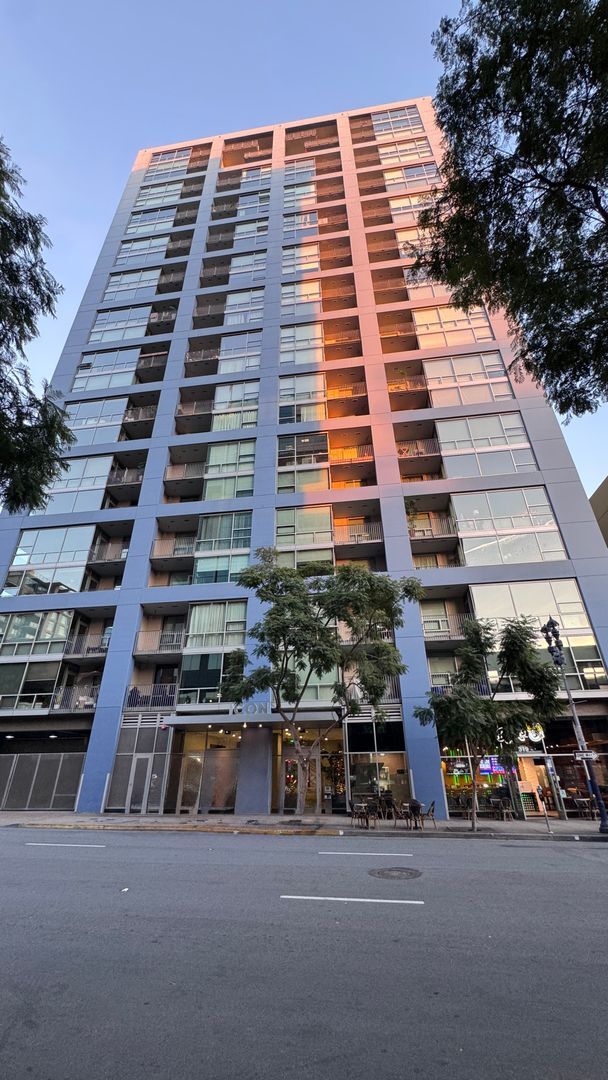 Photo - Urban Living with Iconic Views Unit 1305