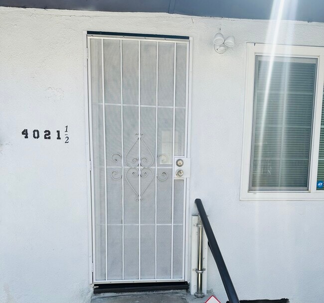 Building Photo - 4021 1/2 Walnut Grove Ave Unit 4021 1/2 Rental