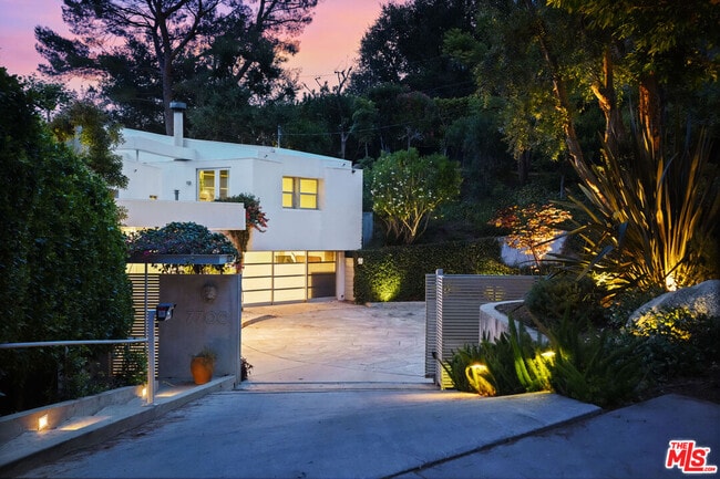 Photo - 7700 Willow Glen Rd
