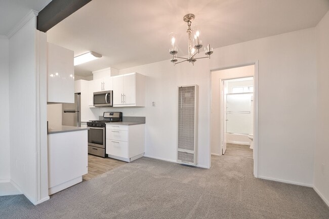 Photo - Remodeled 1 bedroom apartment with Beautiful Views of Downtown LA and Surrounding Mountains Unit 3