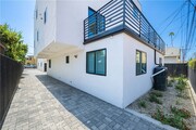 Photo - 1039 W 43rd St Townhome