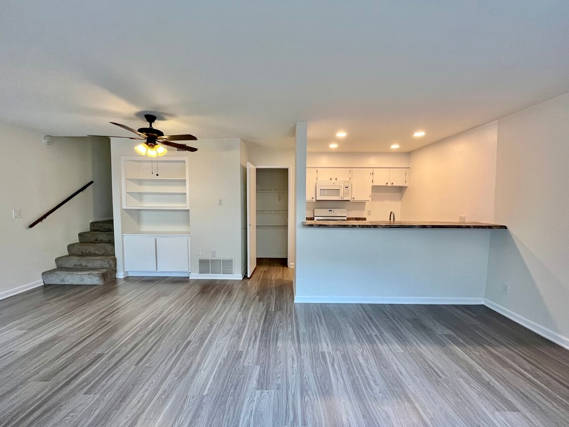 Floor Plan - Plan J Townhome