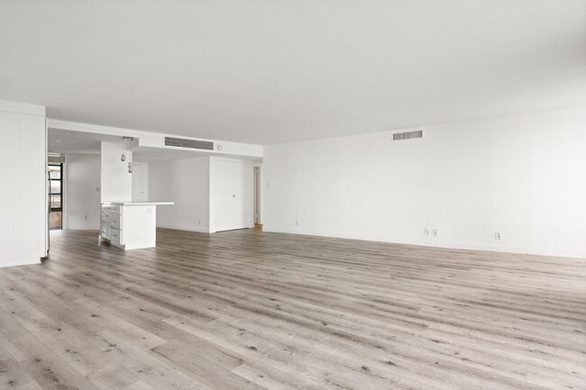 Photo - 4316 Marina City Dr
