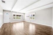 Photo - 703 E Walnut Ave Townhome