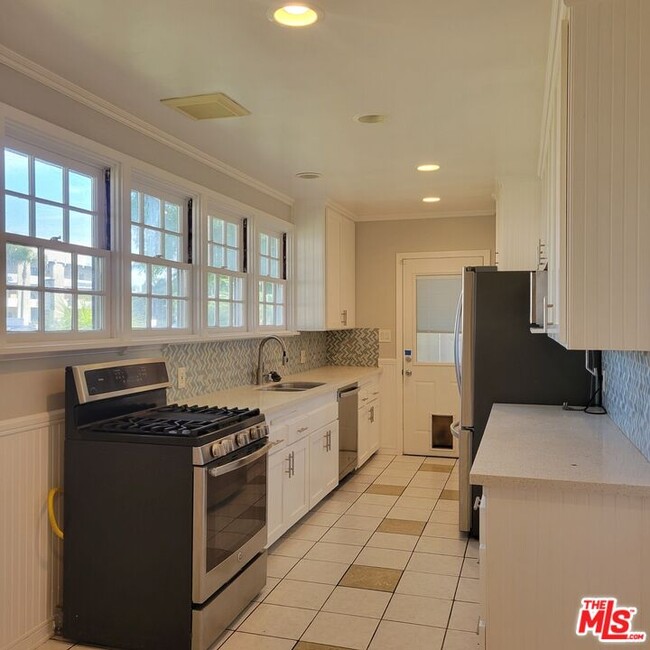 Photo - 2781 N Bellflower Blvd