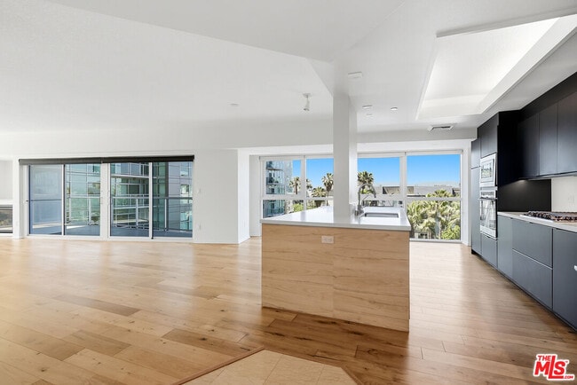 Photo - 13600 Marina Pointe Dr Unit 602