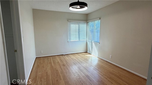 Photo - 927 Latchford Ave