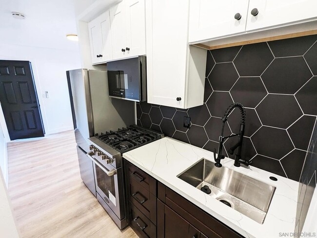 Building Photo - 832 10th St Unit A Rental